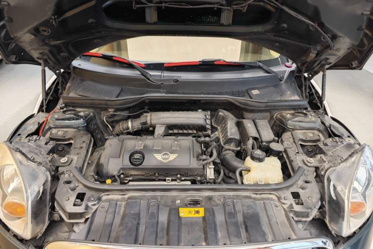 Used MINI Countryman 2014 1.6L COOPER Fun Engine Bay