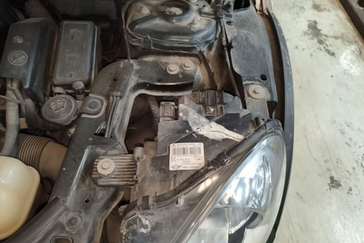Used MINI Countryman 2014 1.6L ONE Engine Bay Left