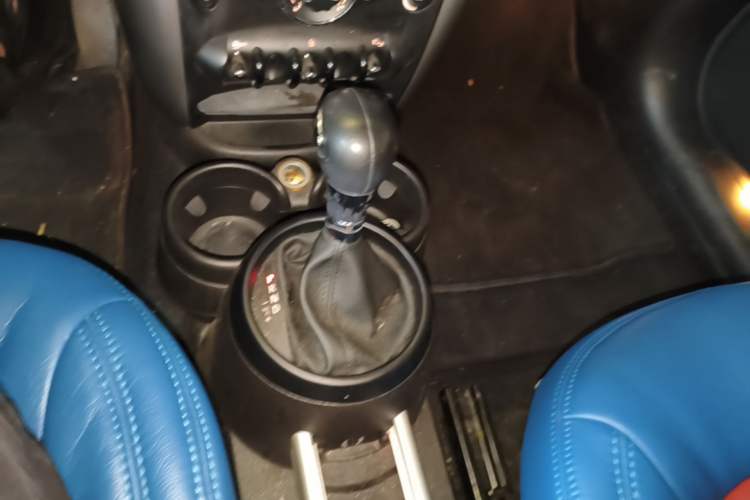 Used MINI Countryman 2014 1.6L ONE Gear Lever
