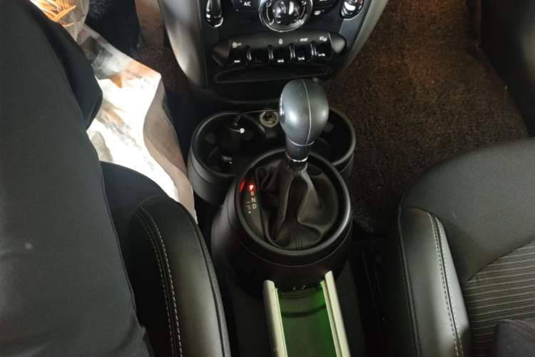Used MINI Countryman 2014 1.6L COOPER Fun Gear Lever