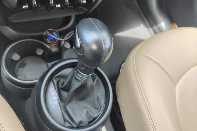 Used MINI Countryman 2014 1.6L ONE Gear Lever