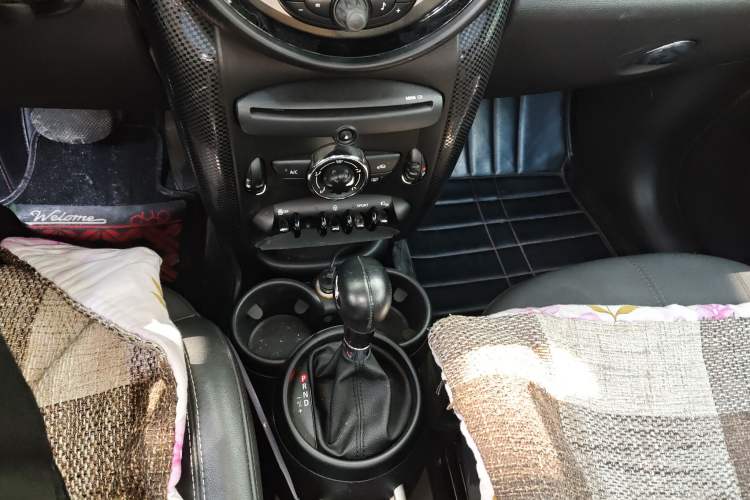 Used MINI Countryman 2014 1.6L COOPER Fun Gear Lever