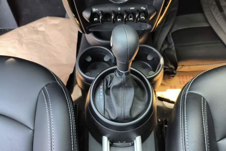 Used MINI Countryman 2014 1.6L COOPER Fun Gear Lever