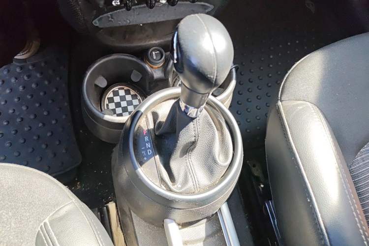 Used MINI Countryman 2014 1.6L COOPER Fun Gear Lever