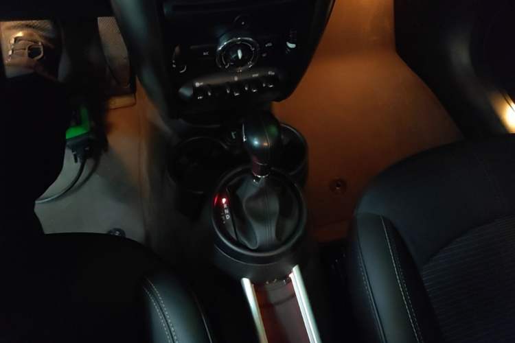 Used MINI Countryman 2014 1.6L COOPER Fun Gear Lever