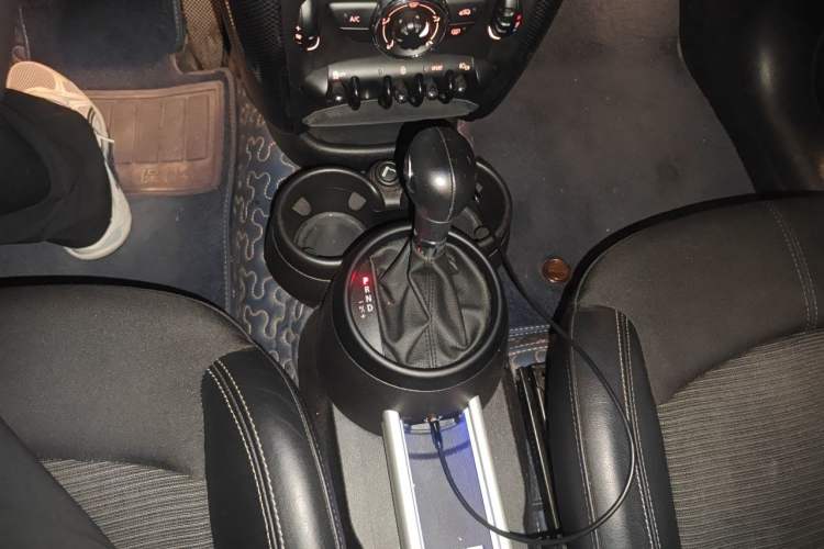 Used MINI Countryman 2014 1.6L COOPER Fun Gear Lever