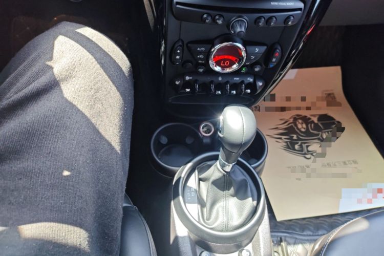Used MINI Countryman 2014 1.6T COOPER ALL4 Excitement Gear Lever