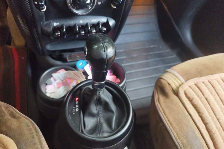 Used MINI Countryman 2014 1.6T COOPER ALL4 Fun Gear Lever