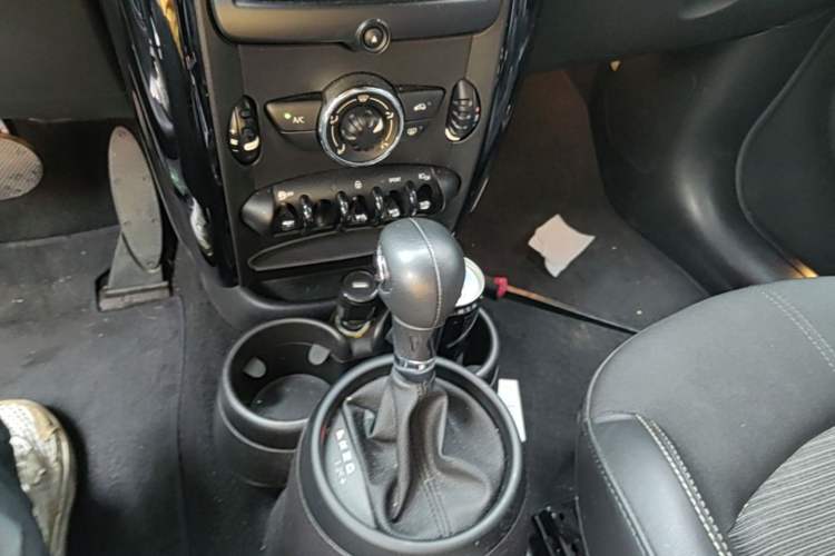 Used MINI Countryman 2014 1.6L COOPER Fun Gear Lever