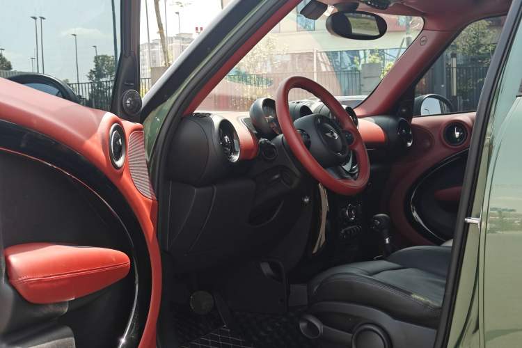 Used MINI Countryman 2014 1.6T COOPER ALL4 Excitement Interior 1