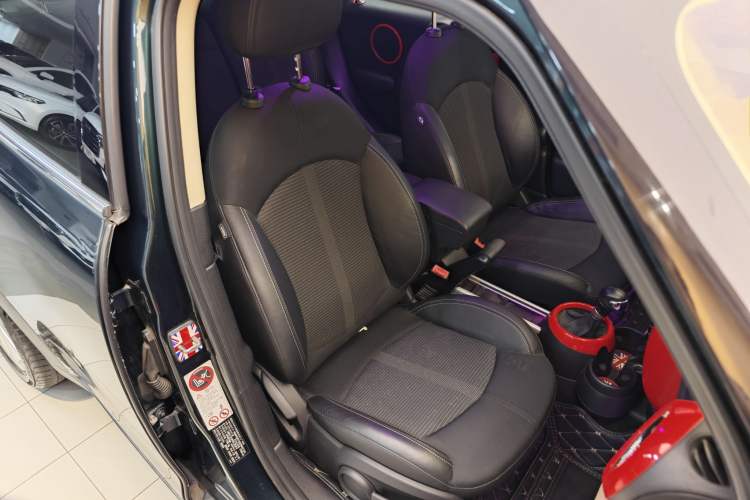 Used MINI Countryman 2014 1.6L COOPER Fun Interior 2