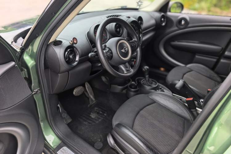 Used MINI Countryman 2014 1.6T COOPER S Interior 2