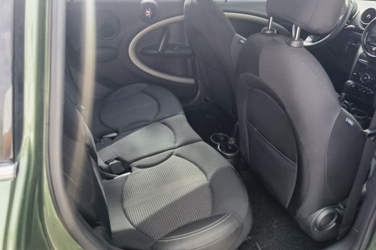 Used MINI Countryman 2014 1.6L COOPER Fun Interior 3