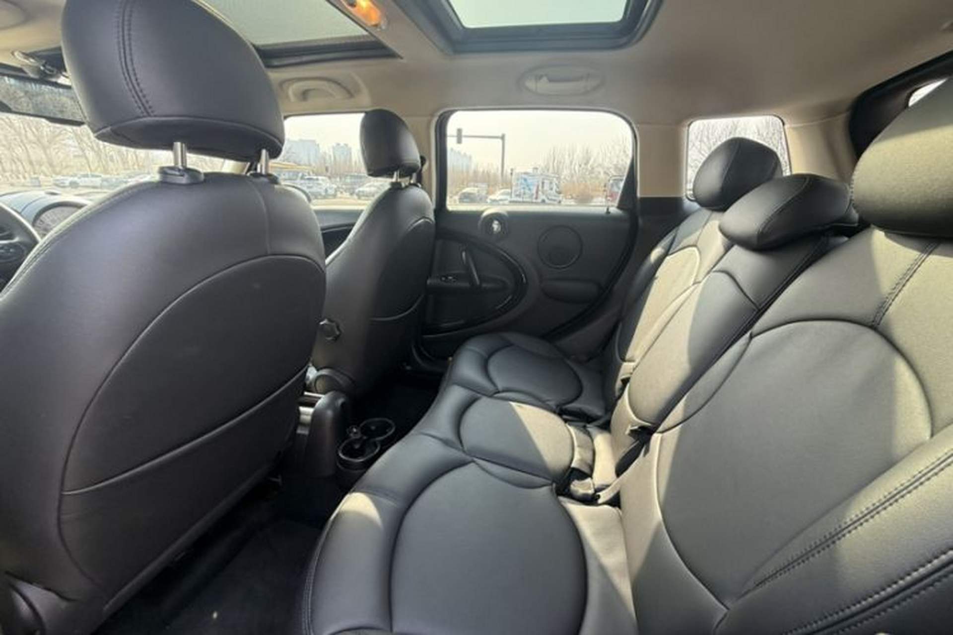 Used MINI Countryman 2014 1.6T COOPER ALL4 Fun Interior 3