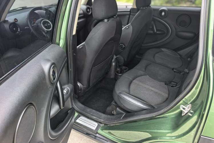 Used MINI Countryman 2014 1.6T COOPER S Interior 3