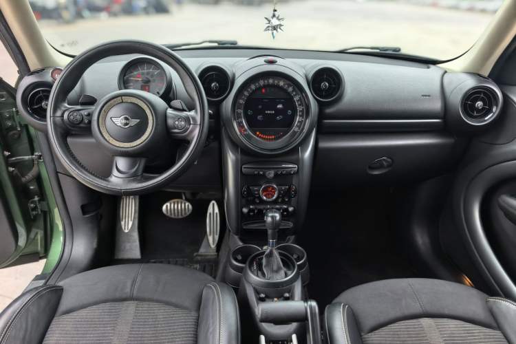 Used MINI Countryman 2014 1.6T COOPER S Interior 4
