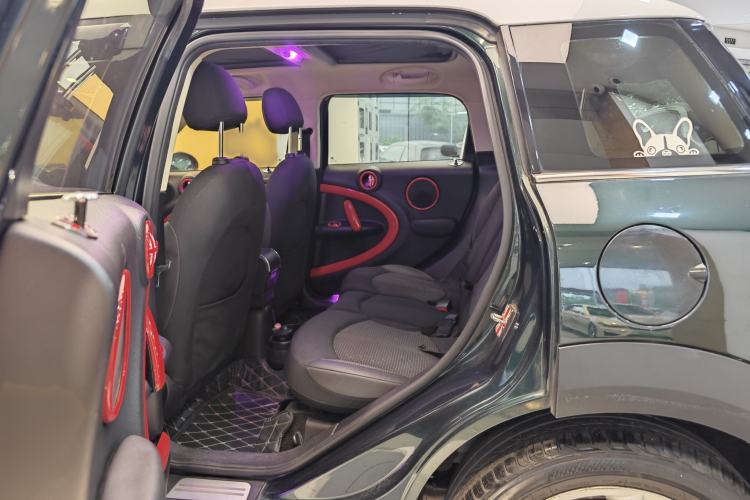 Used MINI Countryman 2014 1.6L COOPER Fun Interior 5