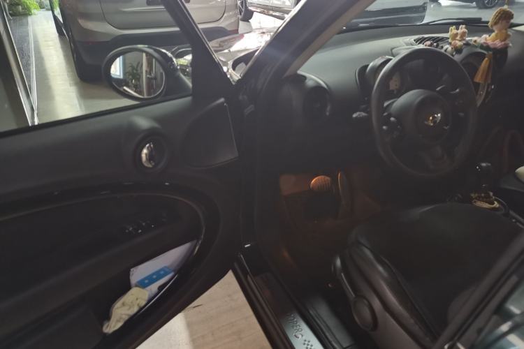 Used MINI Countryman 2014 1.6T COOPER S Interior 5