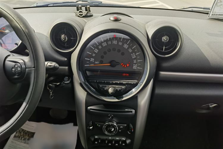 Used MINI Countryman 2014 1.6L COOPER Fun Interior 6
