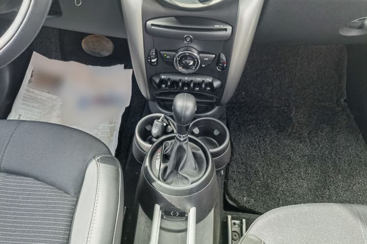 Used MINI Countryman 2014 1.6L COOPER Fun Interior 7