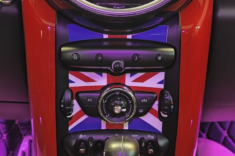 Used MINI Countryman 2014 1.6L COOPER Fun Interior 7