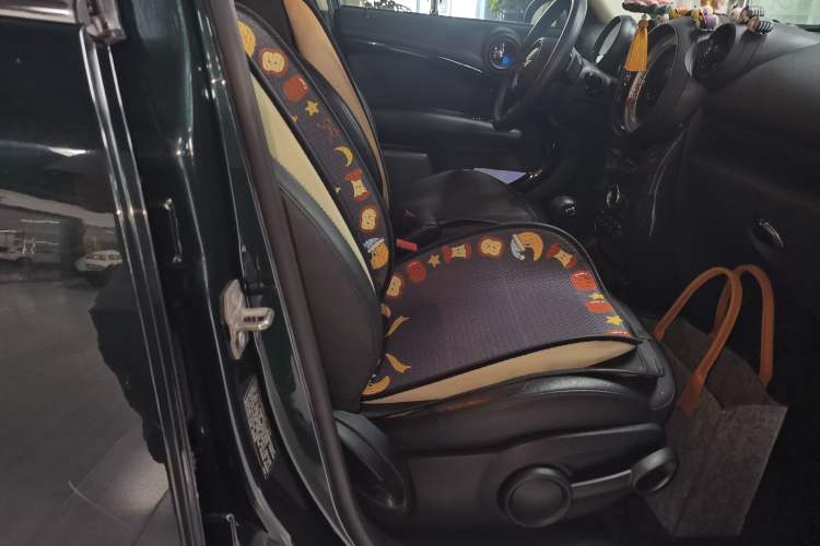 Used MINI Countryman 2014 1.6T COOPER S Interior 8