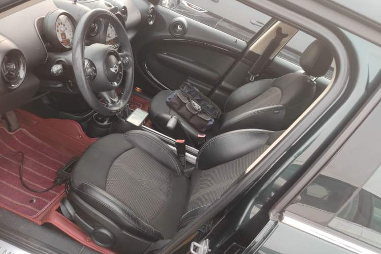 Used MINI Countryman 2014 1.6L COOPER Fun Left Front Seat