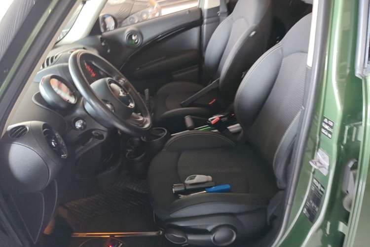Used MINI Countryman 2014 1.6T COOPER ALL4 Fun Left Front Seat
