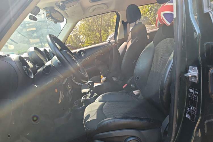Used MINI Countryman 2014 1.6L COOPER Fun Left Front Seat