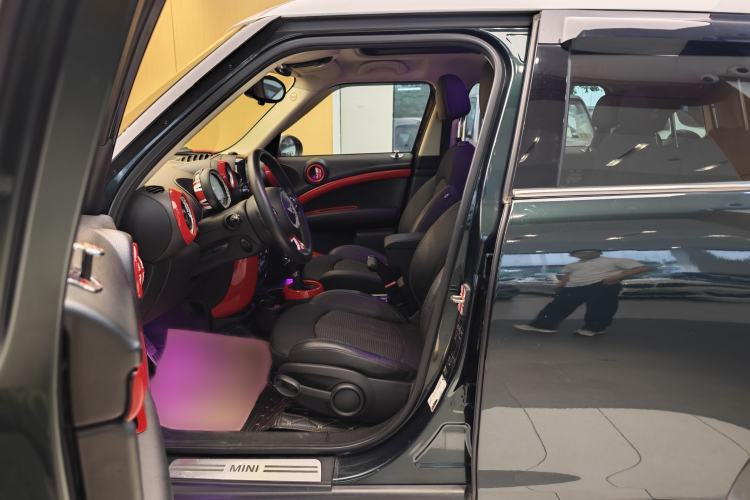 Used MINI Countryman 2014 1.6L COOPER Fun Left Front Seat