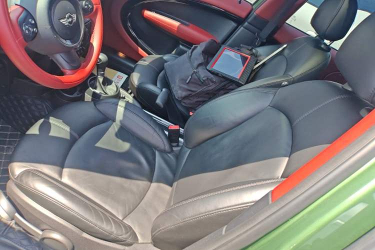 Used MINI Countryman 2014 1.6T COOPER ALL4 Excitement Left Front Seat
