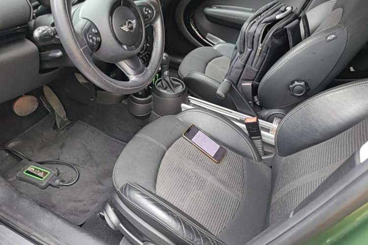 Used MINI Countryman 2014 1.6L COOPER Fun Left Front Seat