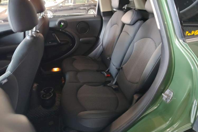 Used MINI Countryman 2014 1.6T COOPER ALL4 Fun Left Rear Seat