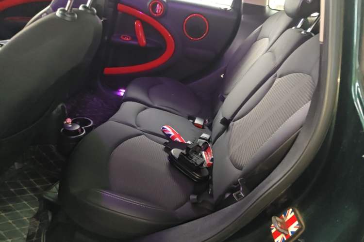 Used MINI Countryman 2014 1.6L COOPER Fun Left Rear Seat
