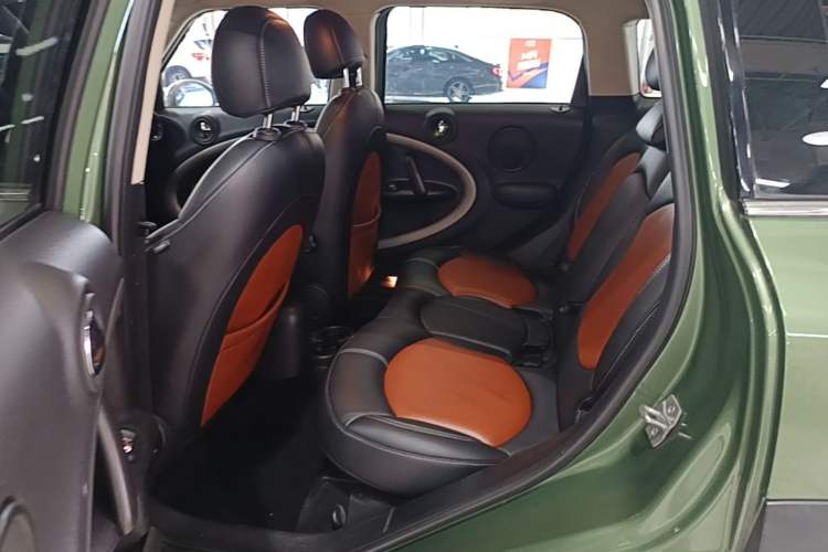 Used MINI Countryman 2014 1.6T COOPER ALL4 Fun Left Rear Seat