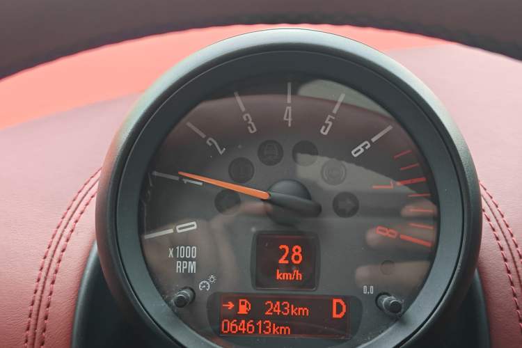 Used MINI Countryman 2014 1.6T COOPER ALL4 Excitement Odometer Close Up