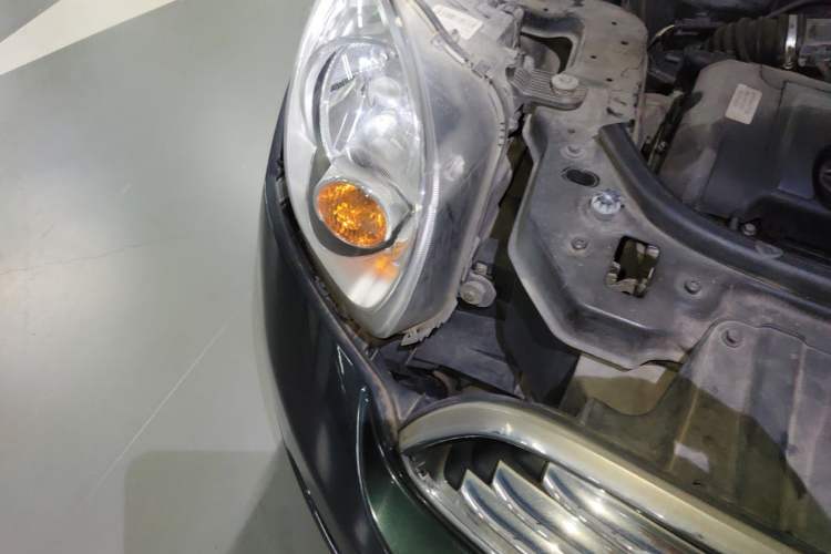 Used MINI Countryman 2014 1.6L COOPER Fun Right Front Headlight