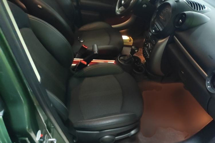 Used MINI Countryman 2014 1.6L COOPER Fun Right Front Seat