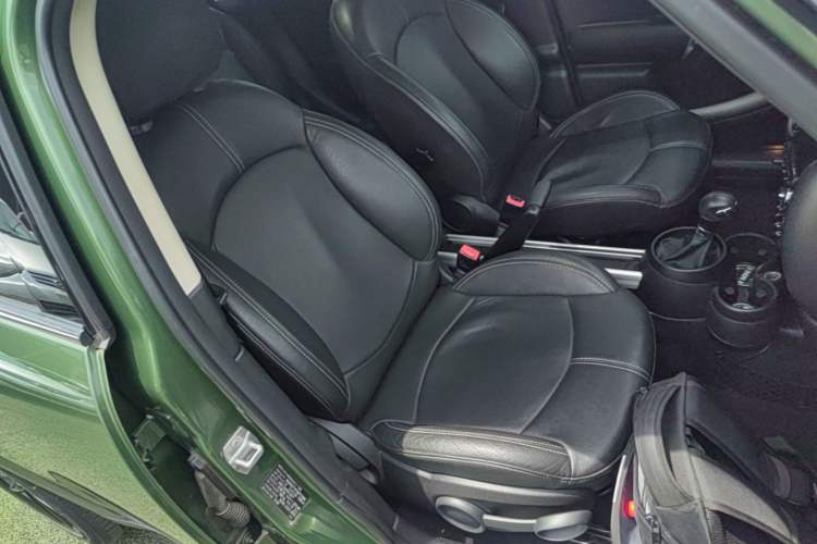 Used MINI Countryman 2014 1.6L COOPER Fun Right Front Seat