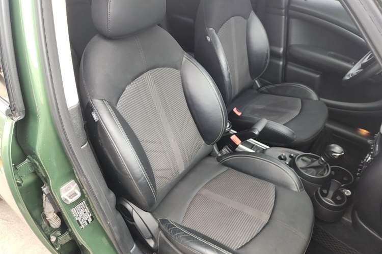 Used MINI Countryman 2014 1.6T COOPER S Right Front Seat
