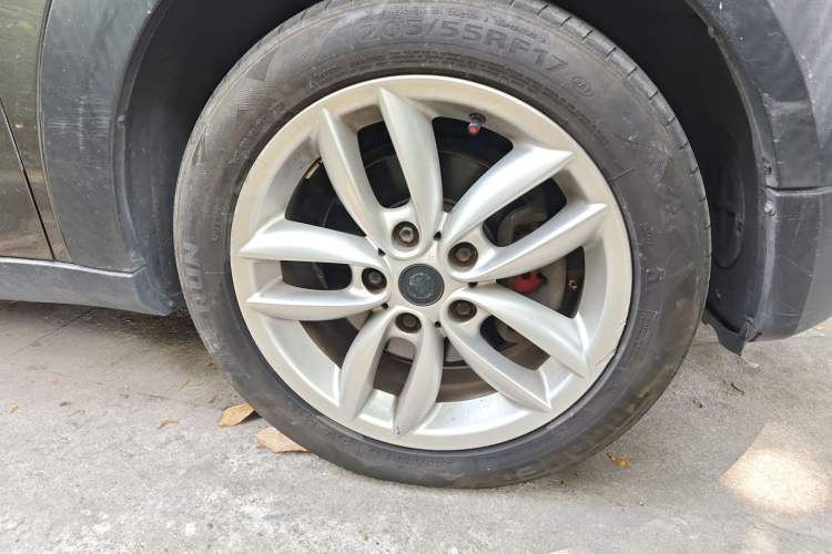 Used MINI Countryman 2014 1.6L COOPER Fun Right Front Wheel Hub