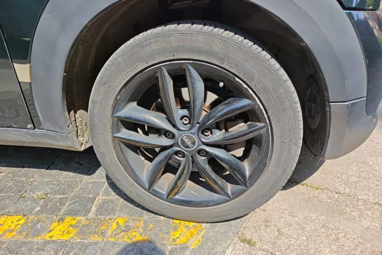 Used MINI Countryman 2014 1.6L COOPER Fun Right Front Wheel Hub