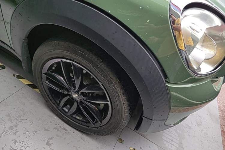 Used MINI Countryman 2014 1.6L COOPER Fun Right Front Wheel Hub