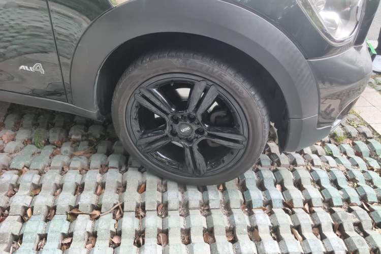 Used MINI Countryman 2014 1.6T COOPER S ALL4 Right Front Wheel Hub
