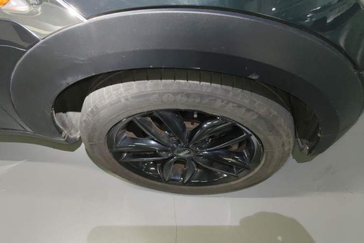 Used MINI Countryman 2014 1.6L COOPER Fun Right Front Wheel Hub