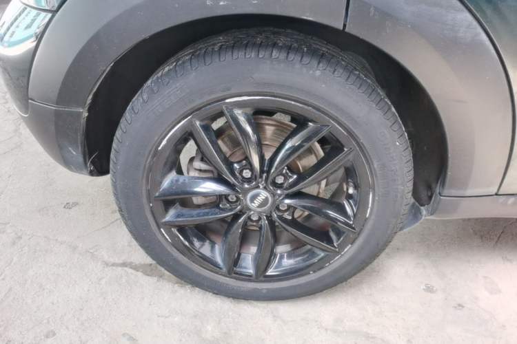 Used MINI Countryman 2014 1.6L COOPER Fun Right Rear Wheel Hub