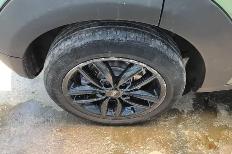 Used MINI Countryman 2014 1.6L COOPER Fun Right Rear Wheel Hub