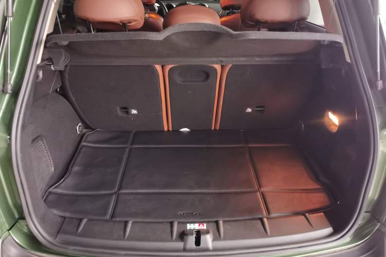 Used MINI Countryman 2014 1.6T COOPER S Trunk