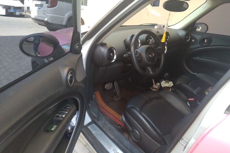 Used MINI Countryman 2014 1.6T COOPER S ALL4 Interior 3