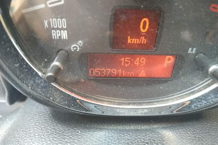 Used MINI Countryman 2014 1.6T COOPER S ALL4 Odometer Close Up